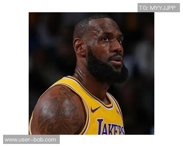 湖人球迷怒斥詹姆斯表现不佳直言其无法跻身历史前五行列 湖人球迷怒斥詹姆斯表现不佳直言其无法跻身历史前五行列